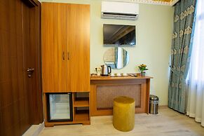 Sayina Hotel