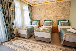 Sayina Hotel