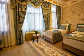 Sayina Hotel