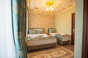 Sayina Hotel