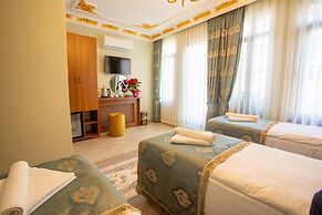 Sayina Hotel