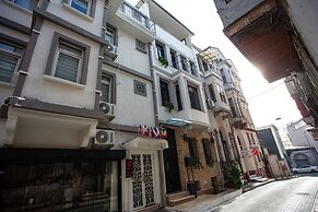 Sayina Hotel