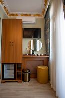 Sayina Hotel