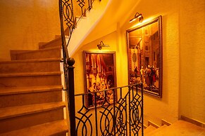 Sayina Hotel