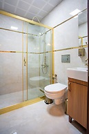 Sayina Hotel