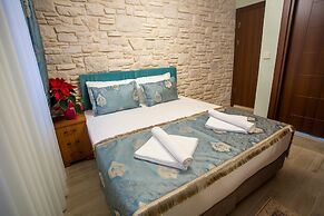 Sayina Hotel