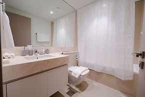 SuperHost - Downtown Gem: 1BR Apartment at Act One l Act Two