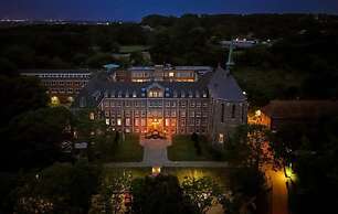 SEPHS Hotel