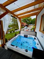 Calm Resort Hertelend