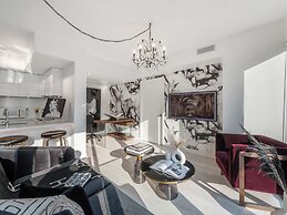 The Yorkville Suites