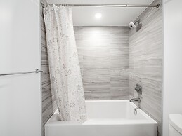 The Yorkville Suites