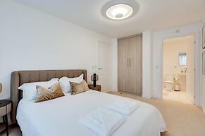 Tranquil 4-bed Oasis Modern Chic