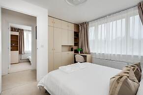 Tranquil 4-bed Oasis Modern Chic
