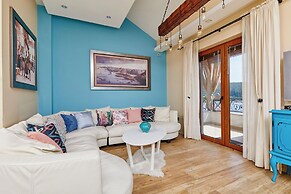 Beachfront Villa Adria