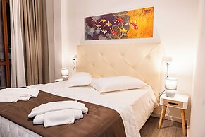 FLORENCE ROOMS NOVELLA
