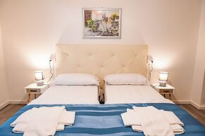 FLORENCE ROOMS NOVELLA