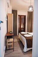 FLORENCE ROOMS NOVELLA