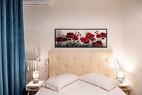 FLORENCE ROOMS NOVELLA