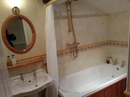 Castle Arms Inn