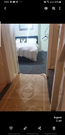 Beautiful 1-bed House in Leeds