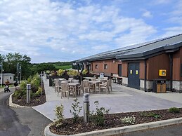 Dog Friendly Park 5 Miles From Bude 2 bed Caravan
