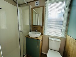 Dog Friendly Park 5 Miles From Bude 2 bed Caravan