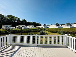 Dog Friendly Park 5 Miles From Bude 2 bed Caravan