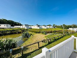 Dog Friendly Park 5 Miles From Bude 2 bed Caravan