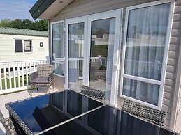 Dog Friendly Park 5 Miles From Bude 2 bed Caravan