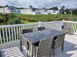Dog Friendly Park 5 Miles From Bude 2 bed Caravan
