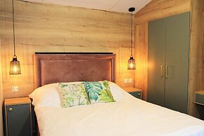 Dog Friendly Park 5 Miles From Bude 2 bed Caravan