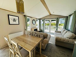 Dog Friendly Park 5 Miles From Bude 2 bed Caravan