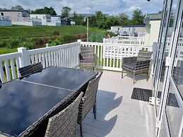 Dog Friendly Park 5 Miles From Bude 2 bed Caravan