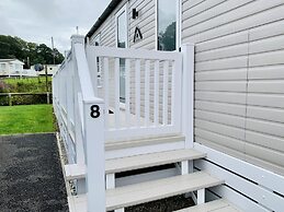 Dog Friendly Park 5 Miles From Bude 2 bed Caravan
