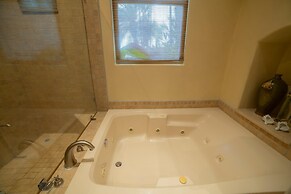 Marbella 2F - 3 Bedr 3 1 2 Bath