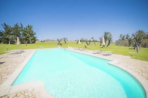 Masseria Relais Saraceno with pool