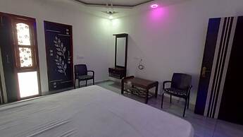 Roy's Hotel