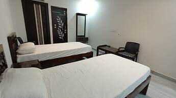 Roy's Hotel