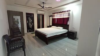 Roy's Hotel