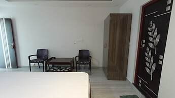 Roy's Hotel