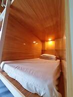 Fomo hostel palawan