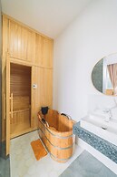 Quy Tai Premium Hotel