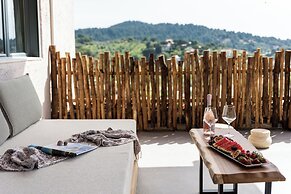 Petra Nera Skiathos