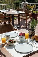 Petra Nera Skiathos