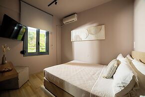 Petra Nera Skiathos