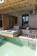 Petra Nera Skiathos
