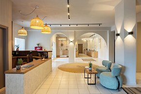 Petra Nera Skiathos