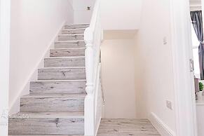 Inviting 3-bed Apartment in Bromley