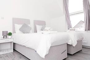 Inviting 3-bed Apartment in Bromley