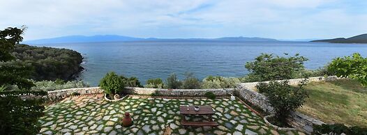 Goddesses Villa 1 in Nies